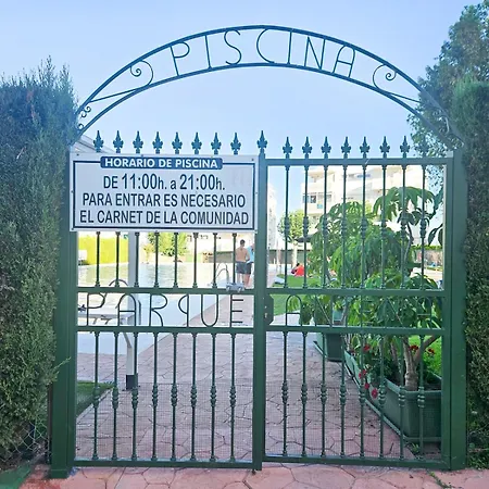 Comfortable And Ideal For Families Pass The Keys Apartment *